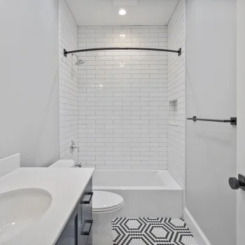 E street bathroom 2